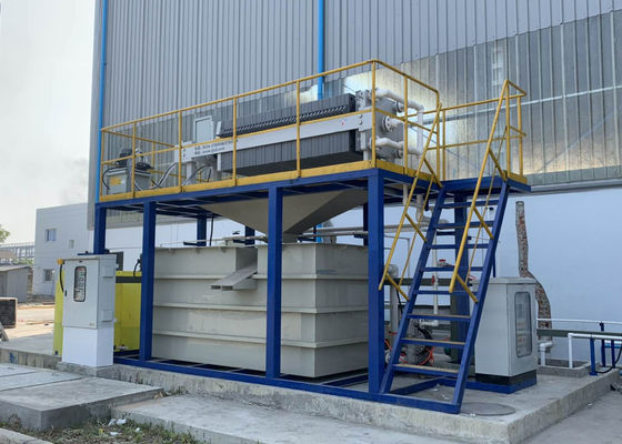 Qualità  Automatic Iron Removal System For Fluxing Tank In Hot Dip Galvanizing Plant  Line Turnkey Project fabbrica
